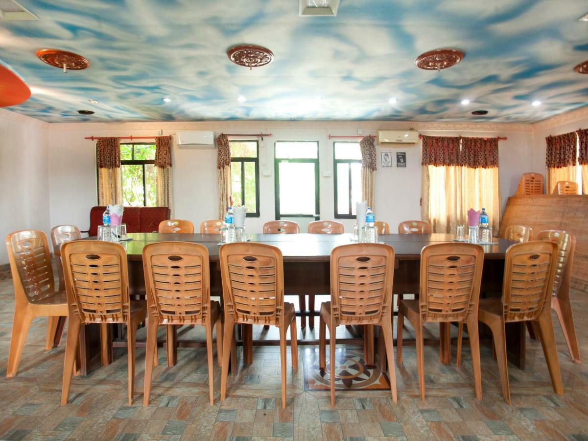 Spot On 486 Hotel Holy Lodge ソーラハ エクステリア 写真